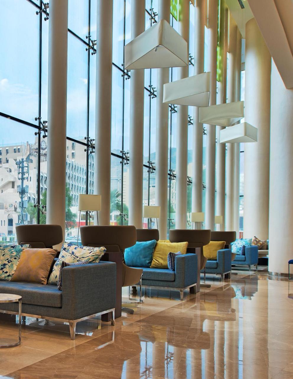 Holiday Suites Al Azizia Mecca Екстер'єр фото The hotel lobby