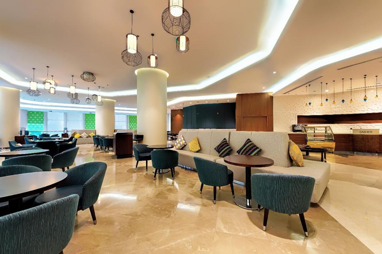 Holiday Suites Al Azizia Mecca Екстер'єр фото The hotel's lobby