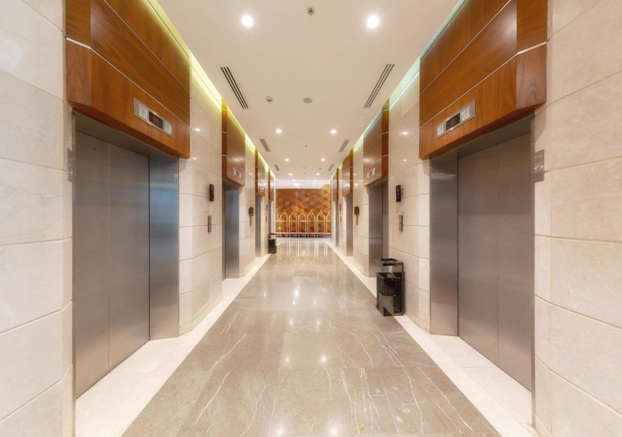 Holiday Suites Al Azizia Mecca Екстер'єр фото The hotel's interior
